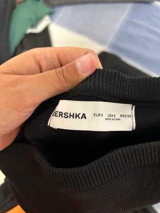 Vestidos negros de Bershka y Shein