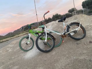 2 Bicicletas Infantiles Verdes y Blancas