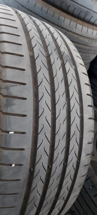 Neumático 225/55 R18 102Y