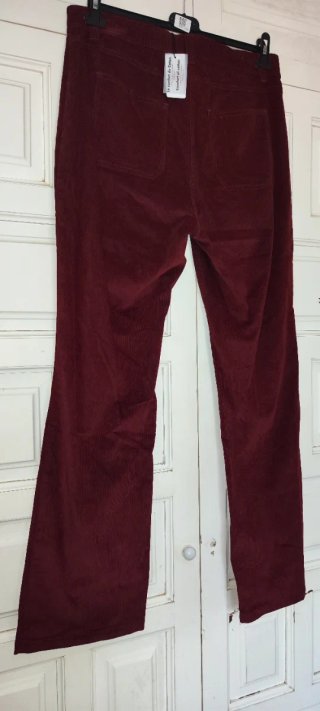 Pantalón pana Naf Naf granate T.44
