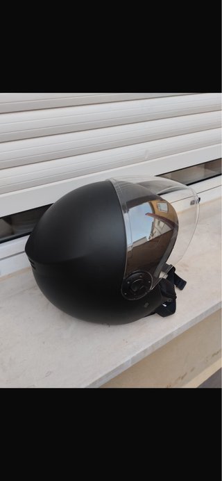 Casco Scooter Negro con Visera