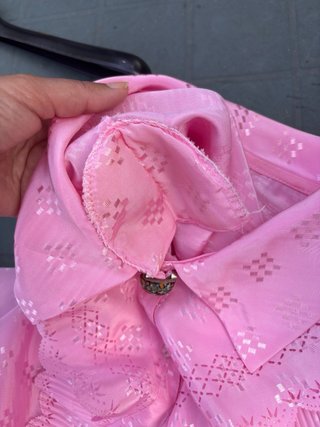 Camicetta vintage rosa con fantasia