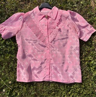 Camicetta vintage rosa con fantasia