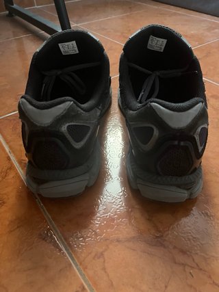 Tenis ASICS GEL-NYC Negro/Gris