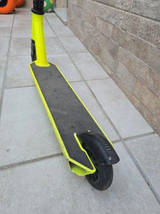 Patín infantil amarillo