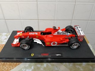 Ferrari F2002 Schumacher 1:18 Hot Wheels Elite