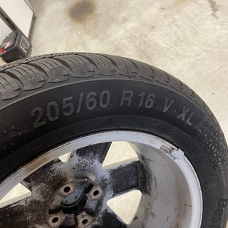 Llanta Renault 16”-Neumáticos BestDrive 205/60 R16
