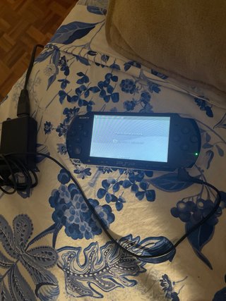 PSP 3000 Negra + Juego Wall-E