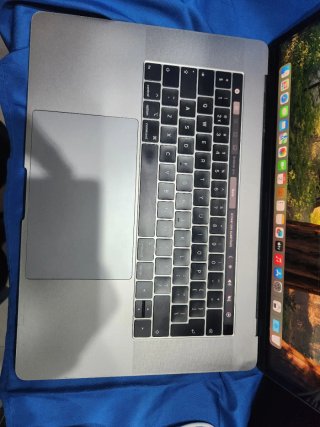 MacBook Pro 15 Intel Core i7 16GB RAM 250GB