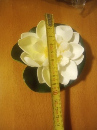Flores de loto nenúfares artificiales blancas.