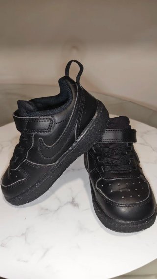Zapatillas Nike niño negras talla 23 y medio