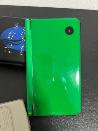 Nintendo DSi XL Verde