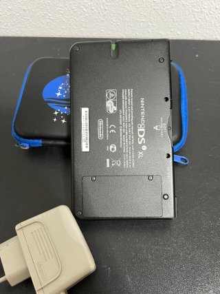 Nintendo DSi XL Verde