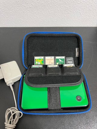 Nintendo DSi XL Verde