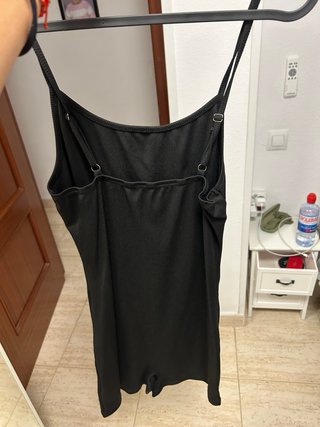 Vestido y Mono negro de Ellesse y Shein.