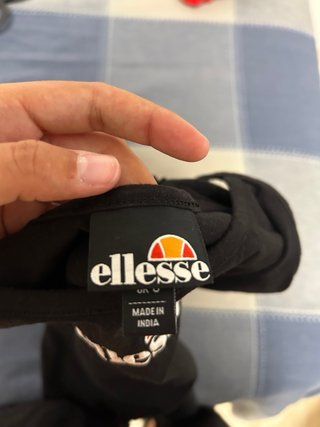 Vestido y Mono negro de Ellesse y Shein.