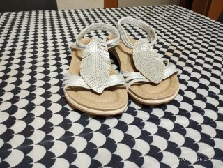 Sandalias planas mujer hoja plateada