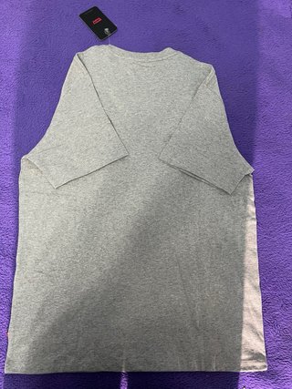 Camiseta Levi's Gris Talla M