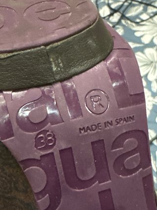 Botas Desigual en su caja original