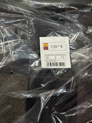 Botas Desigual en su caja original