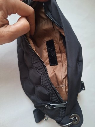 Riñonera Zara negra