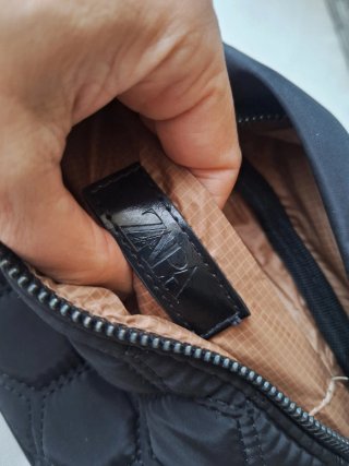 Riñonera Zara negra
