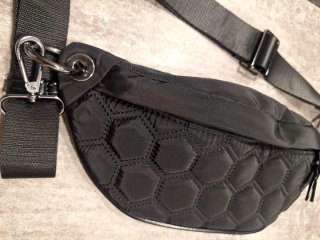 Riñonera Zara negra