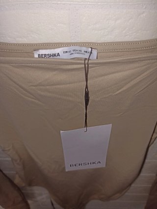 Body Bershka manga larga beige