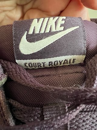 Deportivos Nike Berenjena Talla 38.5