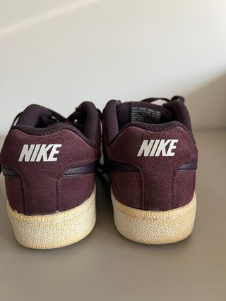 Deportivos Nike Berenjena Talla 38.5