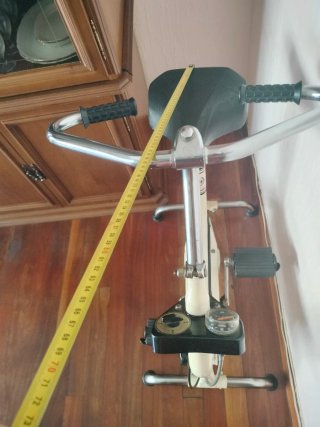 Bici Estática BH Home Bike.  Está en LLODIO/LAIDIO