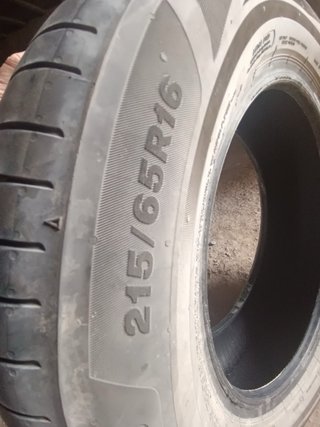3 Ruedas Bridgestone 215/65/R16