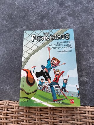 Pack 4 libros de Los Futbolísimos.