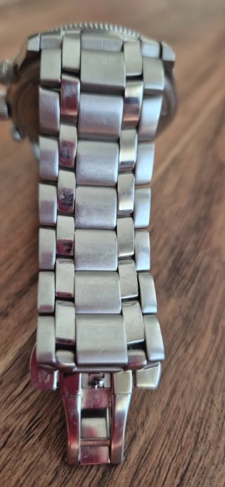 Reloj Emporio Armani para llevar en eventos