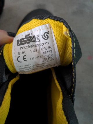 Botas de seguridad negras y amarillas