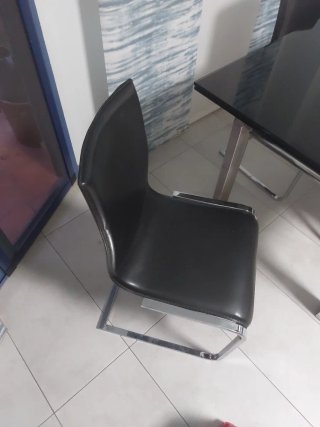 Mesa Comedor Negra y 4 Sillas