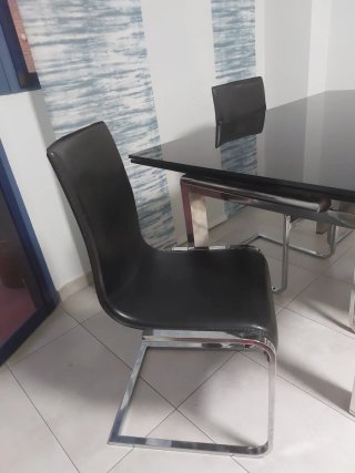 Mesa Comedor Negra y 4 Sillas