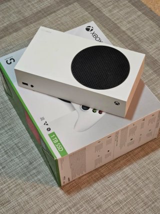 Xbox Series S 512GB + Accessori