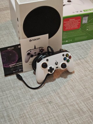 Xbox Series S 512GB + Accessori