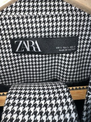 Blazer Zara Pata de Gallo Talla S con Cinturón
