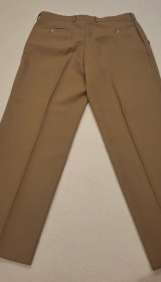 Pantalón de pinzas camel talla 46