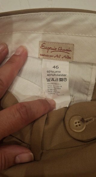 Pantalón de pinzas camel talla 46