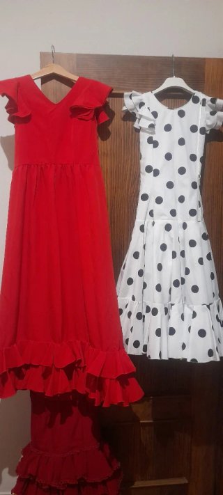 Trajes flamenca rojos y blancos