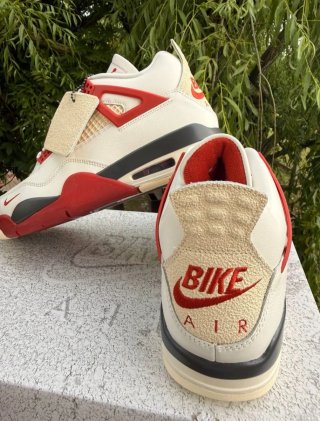 Jordan 4 Retro Blanco y Rojo