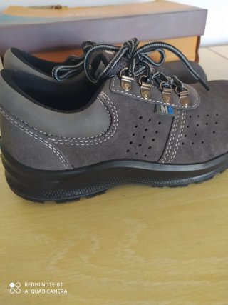 Zapatos de Seguridad Grises y Negros, NUEVOS