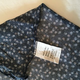 Sciarpa/foulard blu con stampa floreale