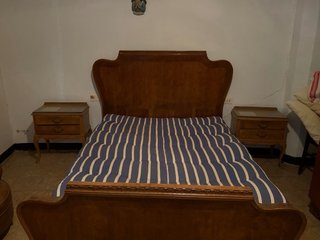 Habitación: 2 mesitas y cabecero