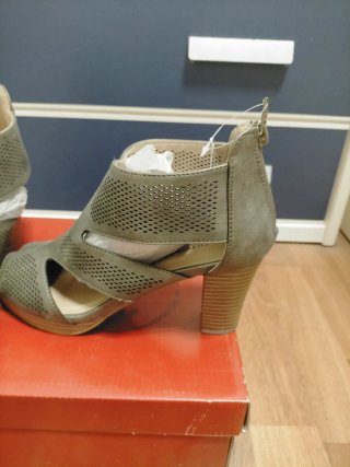 Sandalias nuevas talla 37
