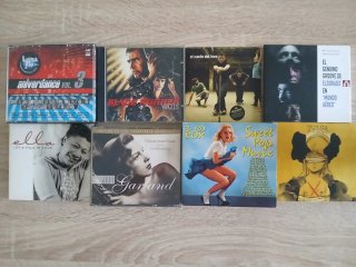 CDs Música de segunda mano por 15 EUR en Casarrubuelos en WALLAPOP