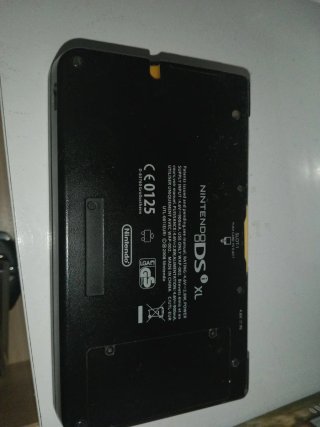 Nintendo DS XL Amarilla